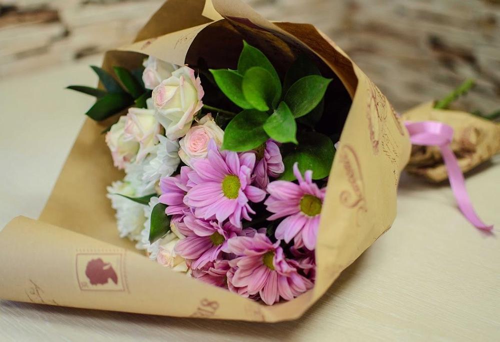 Букет цветов из: Розы и Хризантемы в Сухой Буйволе