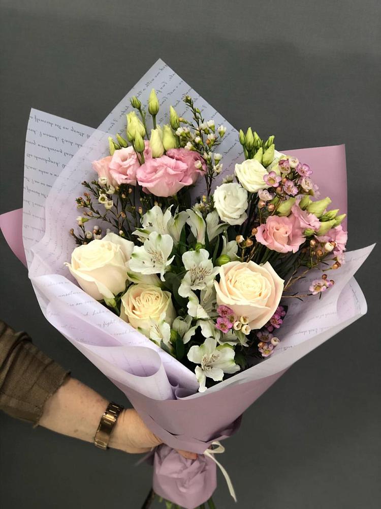 Букет цветов из: Альстромерии, Розы и Лизиантусы в Сухой Буйволе