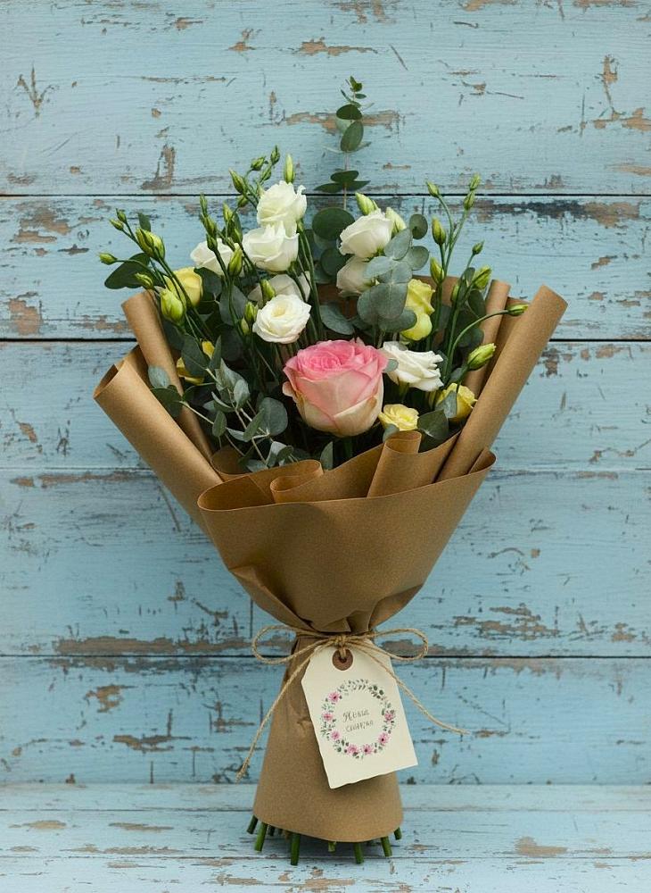 Букет цветов из: Розы и Лизиантусы в Сухой Буйволе