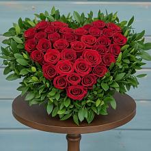 Цветочная композиция из Розы в виде сердца в Сухой Буйволе