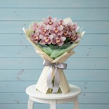 Букет цветов из:  Орхидеи и Розы #REPLACE_PRED# Сухой Буйволе