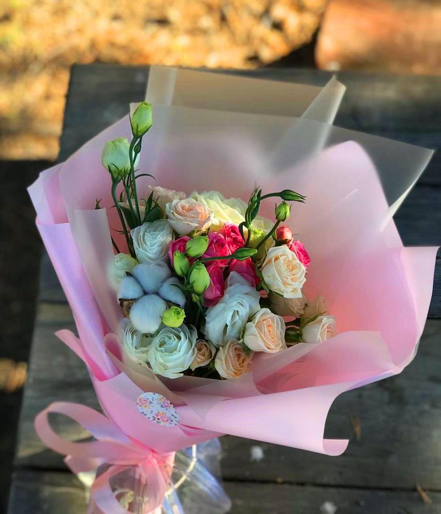 Букет цветов из: Розы и Лизиантусы в Сухой Буйволе