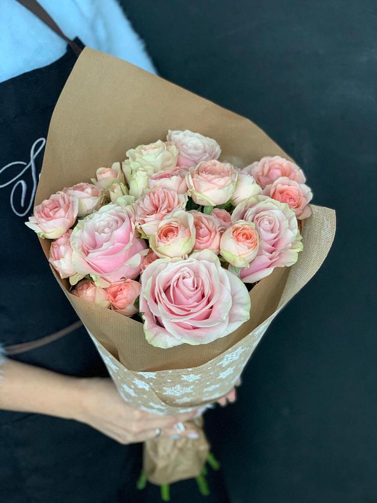 Букет цветов из: Хризантемы и Розы в Сухой Буйволе