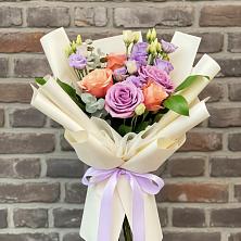 Букет цветов из:  Лизиантусы и Розы в Сухой Буйволе