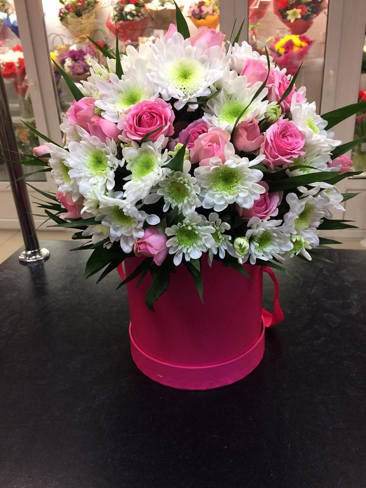 Цветочная композиция из Розы и Хризантемы в шляпной коробке в Сухой Буйволе